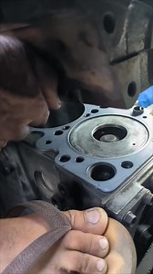 Cylinder head bolt torque tightening sequence, 4hg1 engine rebuild.. #highlightseveryone #highlightseveryonefollowers #starsenderseverywhere #fypviralシ #fypageシ #fbpostviral #trucking #mechanic #engine #mechaniclife | Ruben Malapote