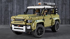 The Lego Technic Land Rover Defender Has High And Low-Range Gearboxes
