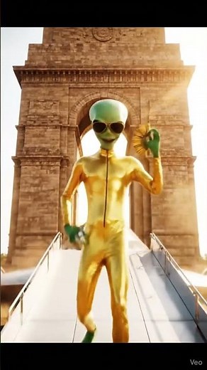 Alien lands in Delhi, calls it a "Spicy Oven" 😂🇮🇳#shorts #funny #alien #india #meme #alien #comedy