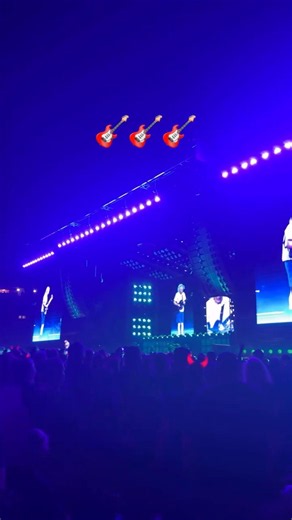 AC/DC unleash Angus Young's unforgettable solo in Madison! ⚡ #ACDC #AngusYoung