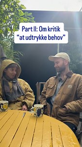 Manden lytter ikke til kvindens behov, fordi: Uvidenhed - han forstår ikke, hvorfor det er vigtigt for kvinden. Han har brug for hjælp til at mentalisere ind i hendes verden. Forsvar - han føler sig angrebet. Noget i ham tror, at hvis han lytter til hende, vil det være det samme som at tabe kampen og tabe ansigt. Kvinden bliver destruktiv fordi: Når kvinden er i overskud, rydder hun automatisk op efter manden, og mærker ikke, at netop dét kan være problematisk. En del i hende undertrykker behove