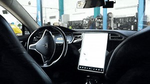Tesla taxi 360 ezer kilométerrel: vennéd?