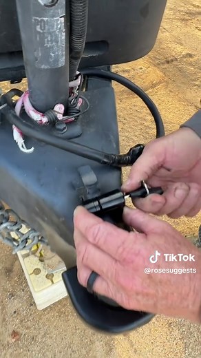 The best looking lock kit I’ve ever seen 🔥 #trailer #rv #dumptrailer #offroad #construction #campingtrailer #toyhauler #dumptrailers #trailerbusiness #haulingtrailer #movingtrailer #cdl #trucks #towing #towtrucks #flatbedtrailer