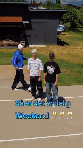 Så er det endelig weekend 🥂🥂Go weeend derude🥳#weekendvibes #endeligweekend #fredag #fri | Christoffer Bak Cortes