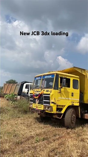 New truck loading work and JCB work in mud loading for #jcbattachments -#jcb#tippertruck