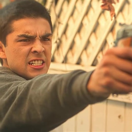 Spushy : Trahison et Mystère dans un Film Palpitant