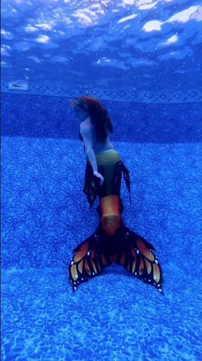 Woman Swims in Mermaid Tail While Pregnant #merpeople #mermaid #underwater #pregnancy