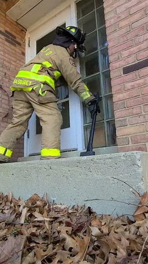 Single Firefighter Forcible Entry- Outward Swinging Door