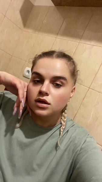 Understanding Gestures in Everyday Communication