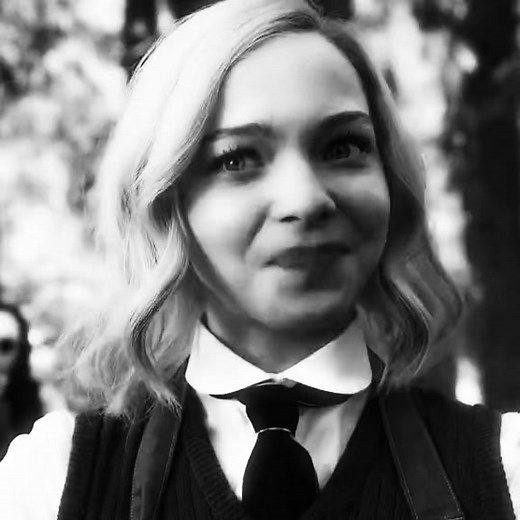 Elena: Thick Hair Tips and Trends