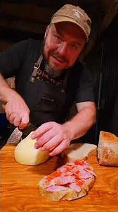 Mixed sandwich (SANGÜIS) with sourdough bread, ham hock and tetilla cheese.