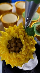 78K views · 2.5K reactions | Sunflower Cupcakes | Brianna Collins | Facebook