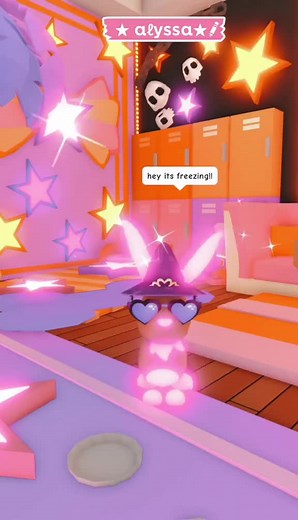 Adopt Me Halloween Costume Ideas and Roblox Gameplay