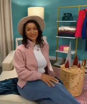 HSN model Brooke modeling jeans 04