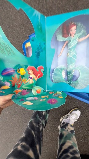 POV: You find your 90s collector Barbies your mom never let you touch… and suddenly you’re sitting on a retirement plan 😂💅🎀 Where do people even sell these now—eBay? Facebook Marketplace? Auction sites? Drop your best spots below because these girls are READY for their comeback tour 💗✨📦 | Lauren Teneille Bauer