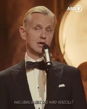 165K views · 3.9K reactions | Sänger Max Raabe zeigt sein ❤️ für Musik und Film nicht nur in der neuesten Babylon Berlin-Staffel, sondern auch auf der Bühne! ▶ "Babylon Berlin in Concert" mit Max Raabe & Palast Orchester und vielen mehr – jetzt in der ARD Mediathek streamen: 1.ard.de/babylon-berlin-in-concert ▶✨ Die 4. Staffel von "Babylon Berlin": 1.ard.de/babylon-berlin | ARD Mediathek | Facebook