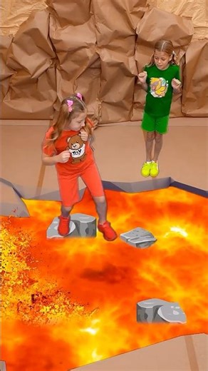 ¡Lava en la cueva de cartón! 😱