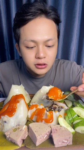Mukbang bánh giò #ancungvuong #mukbang | Ăn Cùng Vương