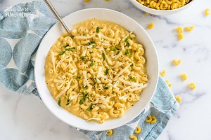 8.7K views · 11 reactions | Add this crock pot mac and cheese to your weekly lineup. 奈 #homemademacandcheese #crockpotrecipes #macandcheese | Favorite Family Recipes | Facebook