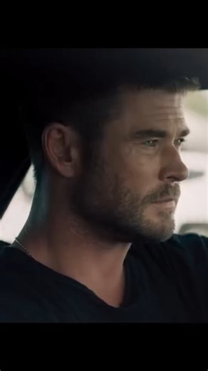 INOX Movies on Instagram: "There's no way out in this game. #Crime101 releasing at PVR INOX on Feb 13! . . . #ChrisHemsworth #HalleBerry #MarkRuffalo #MonicaBarbaro"