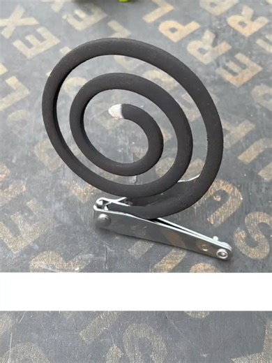 Broken mosquito coil? Don’t throw it away! 😱🦟 You’ve been using it WRONG this whole time… This simple trick will help you reuse it like a pro 🔥 No waste, no extra cost — just smart thinking 💡 Try these 2 easy hacks at home and see the magic! Perfect for everyday use 👌 ⚠️ Save this video before you forget! 💬 Comment “WOW” if you didn’t know this trick #shorts #unfreezemyacount #fyp #1millionaudition #🔥