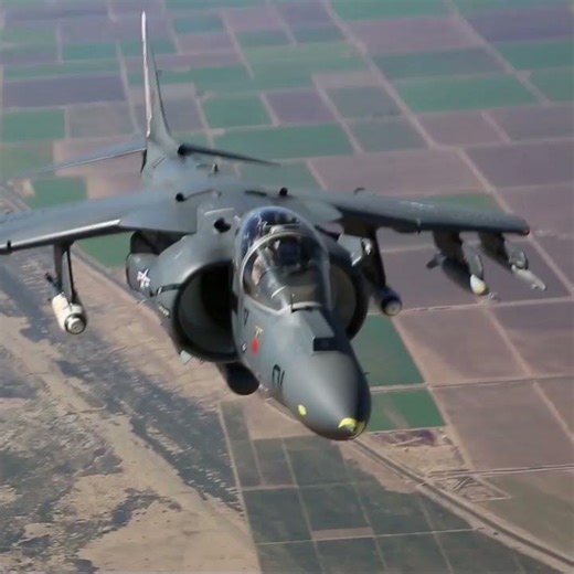 AV-8B Harrier Jet Maneuvers Like Nothing Else #aircraft #aviation