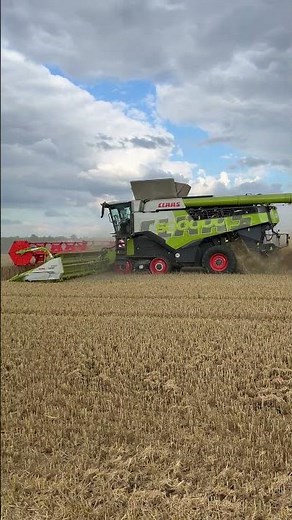 Claas Lexion 8700 Terra Trac 500,000 CLAAS combines demo edition harvesting wheat +++ Take II