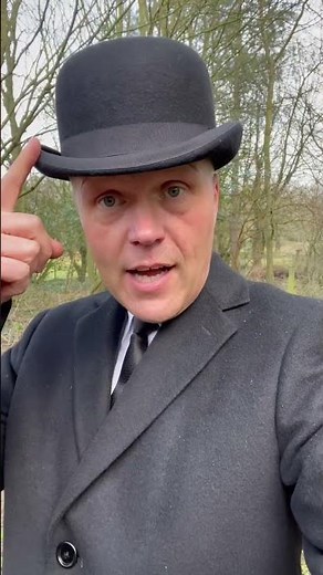 DRESS FOR A FUNERAL/MOURNING