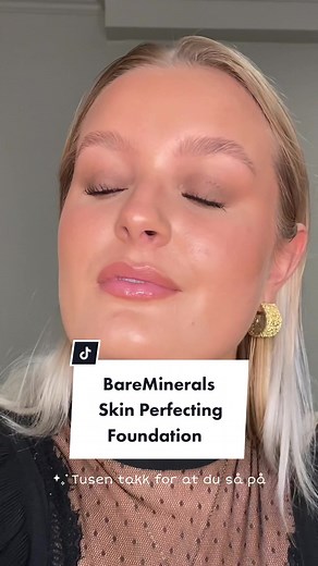 Testing BareMinerals BarePro 16HR Skin Perfecting Powder Foundation