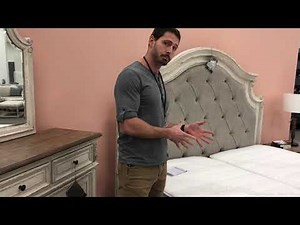 B743 Realyn | JaxCo Furniture