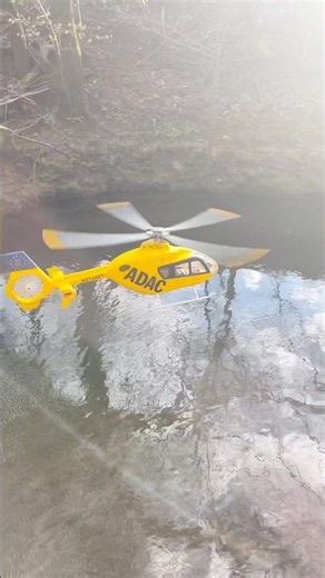 Flywing EC-135 ADAC Rettungseinsatz über Wasser @flywing7015