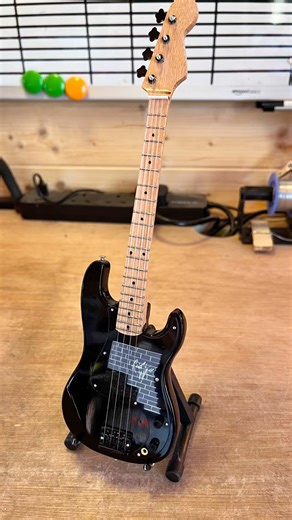 Pink Floyd - Roger Waters inspired Rock Guitar Hero Lamp by Pipe 'n' Pallet #guitarist #desklamp