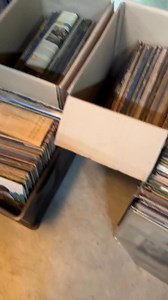 Heeeele grote partij LP’s! https://lentjheuvel.nl/product/ca-1000-lps/ #vinylcollection #vinyl #vinyljunkie #VinylLovers #vinylrecords #rock #thecure #statusquo #queens #LP #LPCollection #lp | Snuffelmarkt Lentjheuvel