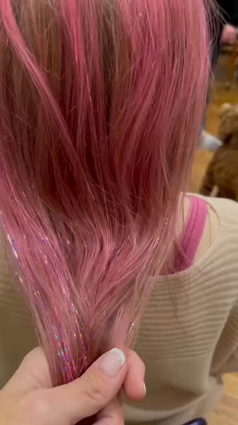 ✨Check out our fabulous client showcasing their 80 magical strands of Finklepott's Original Fairy Hair®️! With every shake, their hair sparkles with magic! Visit FinklepottsFairyHair.com to find a Finklepott Fairy near you and experience The Most Magical Hair In The World for yourself!🧚‍♀️🌈 #FinklepottsAurora #FinklepottsPrincess #FairyHair #MagicalHair #FinklepottsFairyHair #FinklepottsOriginalFairyHair #MostMagicalFairyHairInTheWorld #Fairy #FairyCore #Sparkle #FairyTok