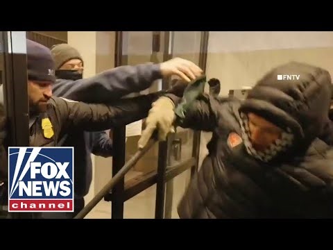 NEW: Protesters SWARM Minnesota hotel believed to be housing ICE