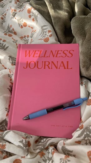 lily 🌈✨🧚 on Instagram: "little update needed🍒🎈💃 vous êtes plein de me demander ma couleur, so prenez des notes 🗒️ c’est la 6.6 de chez @garnierfr ce n’est pas une collab ✨"