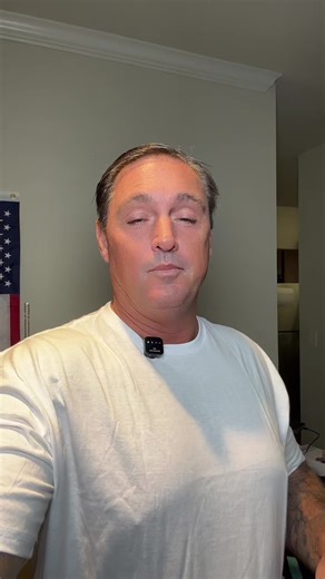 Keychain reading glasses with an American flag design. Lightweight, compact, and easy to carry. Perfect for menus, labels, receipts, and small print on the go. Attach them to your keys so you always have readers when you need them. #KeychainReadingGlasses #AmericanFlag #TravelEssentials #EverydayCarry #Readers