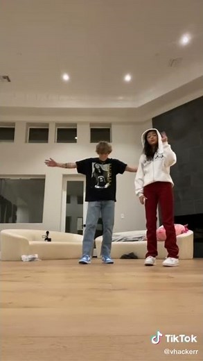 Vinnie hacker and nailea devora tik tok together