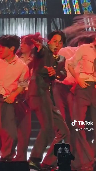 KAI SOLO CONCERT TOUR 24.5.25 [wait on me] #KAI #KAION #waitonme #kai_solo_concert_tour #liveinmalaysia🇲🇾 #liveperformance #fyp #korean #kimjongin #fancam