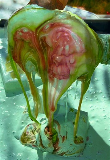 ✨I guess I’m posting my “5 days of Christmas” videos after. 😂😂 I recorded all my videos weeks ago just to never post them. 🤦‍♀️ ✨Here’s a yummy bleach reaction that I added bleach gel, red & green ds, 10 cans of OG and neon green sweetheart powder. This was heaven. It was so toxic yet so fluffy, full of powdaaa mountain powdaaa bombs. Made me drool. ENJOYYHH this masterpiece! #powderqueen #sweetheartpowder #powderbombs #powderbombsqueezes #toxiccombo