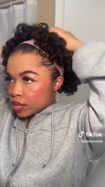 Any tips? I’m about to give up on flexi rods 😭😂 #naturalhairstyles #naturalhairtiktok #flexirods #hairtutorial