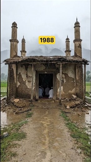 Construction of a very old broken mud mosque in 1988 #timelapse