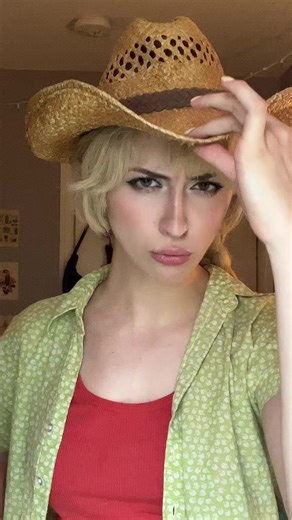 Applejack Cosplay in My Little Pony Adventure