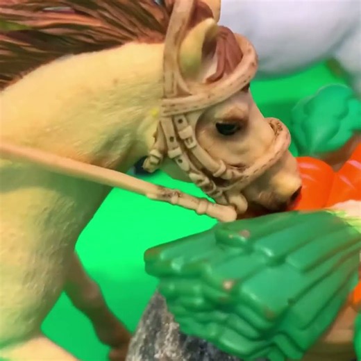 Unwrap Surprise: Horse Loves Carrots!