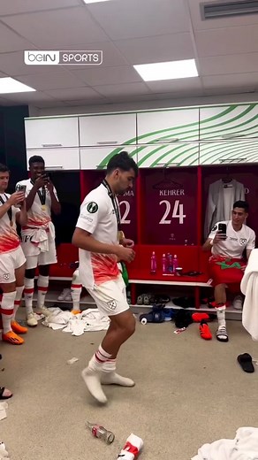 رقصات باكيتا 🇧🇷🕺🏻 🎥: @West Ham United #باكيتا #ويستهام #paqueta #sportsontiktok