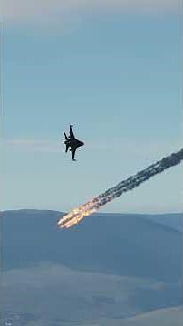 คุ้มกัน C-130 เจอกลุ่มทิ้งระเบิด #military #shorts #simulation #fighter #gaming #shorts #dcsworld