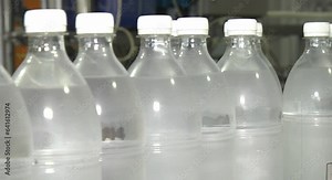 Mineral water Factory production line bottling pure spring water into bottles an