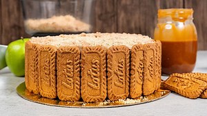 Super Yummy Apple Caramel Cheesecake Recipe!