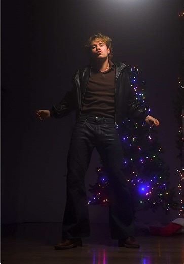 Who still got their Christmas tree up 🫣 | christmas tree