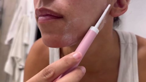 Dermaplane Razor - Facial Hair Removal Tool with 8 Refill Blades, Exfoliating Dermaplaning Tool for Face, Eyebrow Razor with Safety Cover, Face Shaver for Women (Pink)